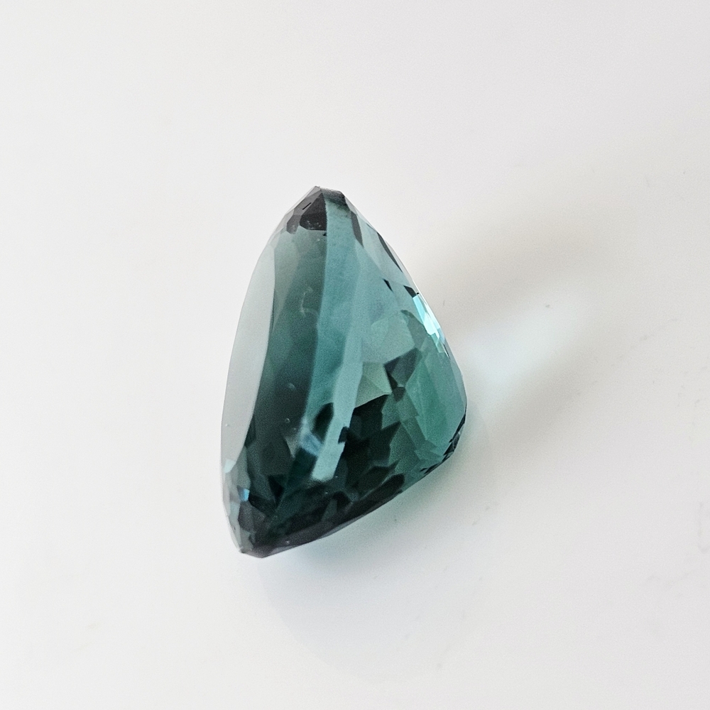Certified Large Oval Paraiba Tourmaline 21.90 Carats! - Picture 2 of 7